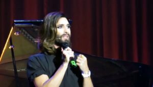 conchita-blue-bloom-wider-die-gewalt