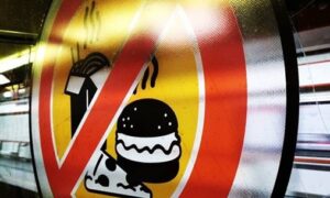 No, you can’t eat on subway trains (U-bahn) in Vienna, Austria and here’s what may happen if you do